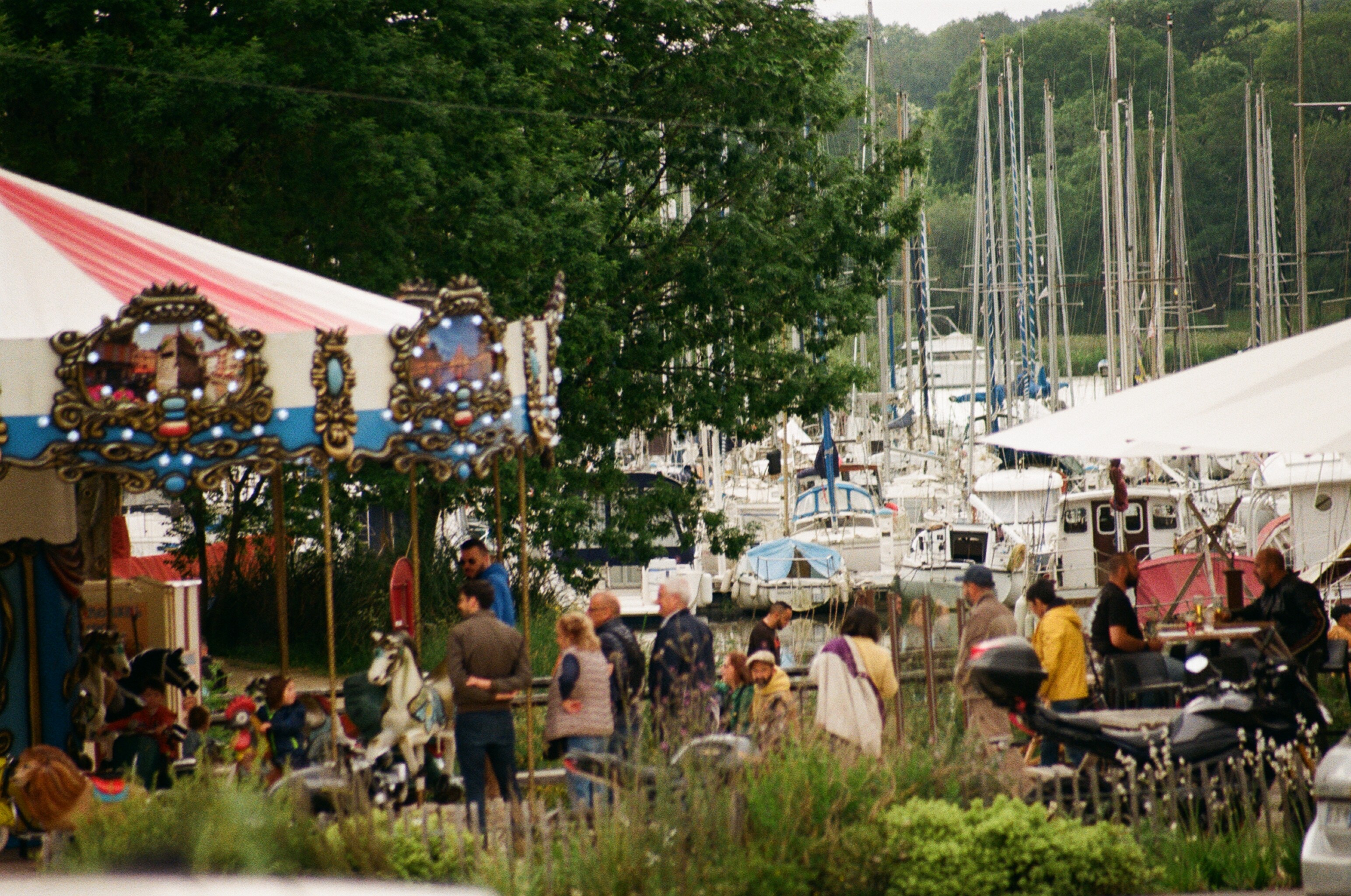 Graphic depicting a color palette of Stone Brown, Dark Navy, Beige, and Cream White along with corresponding hex color codes.